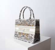 Uubags Dior Book Tote Small Size Latte and Gold-Tone Zodiac Embroidery 26.5x21x14cm - 6