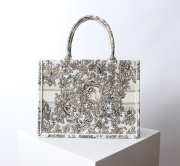 Uubags Medium Dior Book Tote Bag in Beige Multicolor Toile de Jouy Flower Embroidery 36.5x28x14cm - 3