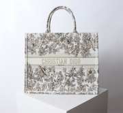 Uubags Large Dior Book Tote Bag in Beige Multicolor Toile de Jouy Flower Embroidery 41.5x34.5x16cm - 1