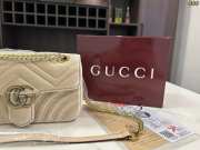 Uubags Gucci Beige Velvet GG Marmont Metelasse Shoulder Bag 26x15x7cm (L) - 3
