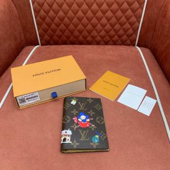 Uubags Louis Vuitton M15327 Passport Cover Monogram Iced Gold 14x10x2.5cm