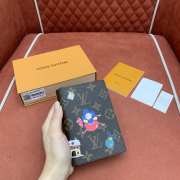 Uubags Louis Vuitton M15327 Passport Cover Monogram Iced Gold 14x10x2.5cm - 4