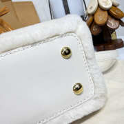 Uubags Louis Vuitton Capusnow Bag In Cream Shearling 20x11x13cm - 3