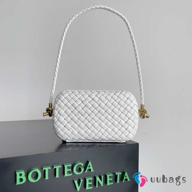 Uubags Bottega Veneta Knot Clutch Bag On Strap In White Lambskin 20.5x6x12.5cm - 1