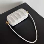 Uubags Bottega Veneta Knot Clutch Bag On Strap In White Lambskin 20.5x6x12.5cm - 3
