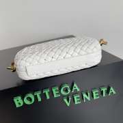 Uubags Bottega Veneta Knot Clutch Bag On Strap In White Lambskin 20.5x6x12.5cm - 4