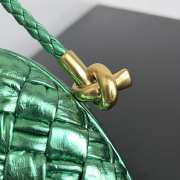 Uubags Bottega Veneta Knot Intreccio bag in green glossy 20.5x6x12.5cm - 2