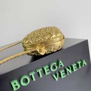 Uubags Bottega Veneta Knot Intreccio bag in gold glossy 20.5x6x12.5cm - 5