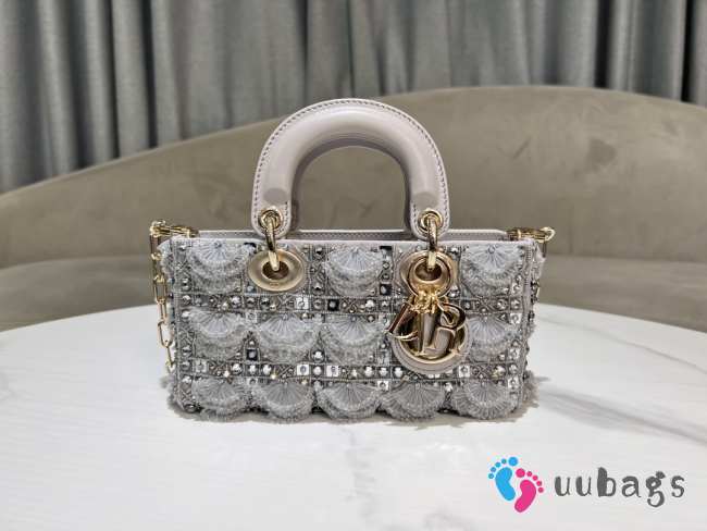 Uubags Dior M0613 D-Joy Bag with Embroidered Calfskin and Beads In Grey 22x12x6cm - 1