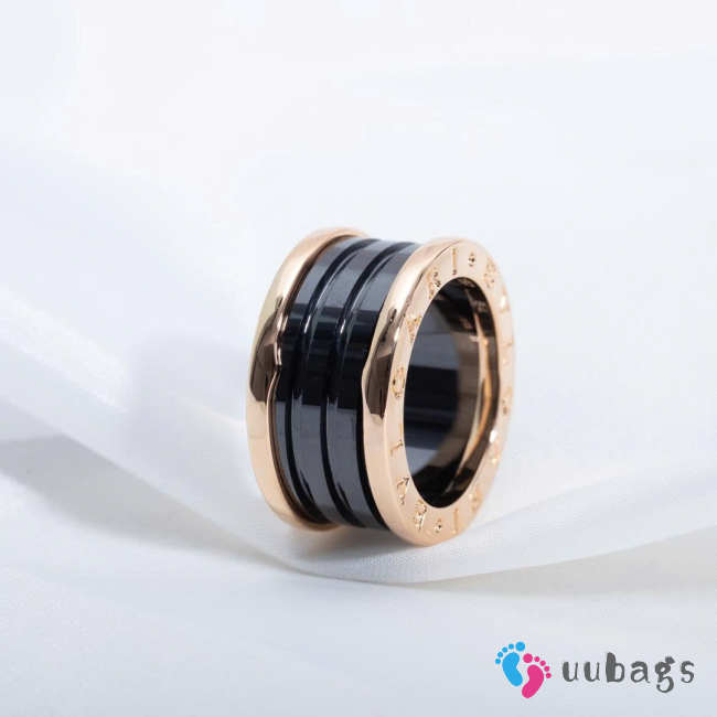Uubags Bvlgari B.zero1 four-band ring in 18 kt rose gold with black ceramic spiral - 1