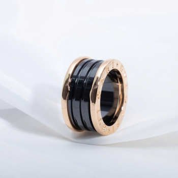 Uubags Bvlgari B.zero1 four-band ring in 18 kt rose gold with black ceramic spiral