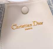 Uubags Dior Small Signature Bucket Bag Blue Dior Oblique Chambray with Raffia Effect and Light Biscuit Smooth Calfskin - 5