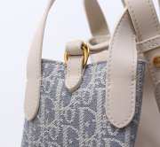 Uubags Dior Small Signature Bucket Bag Blue Dior Oblique Chambray with Raffia Effect and Light Biscuit Smooth Calfskin - 6