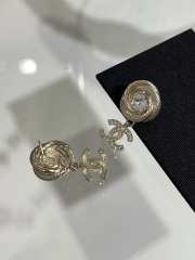 Uubags Chanel Pendant earrings metal & diamantés, gold & crystal - 3