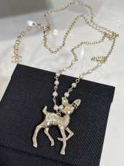 Uubags Chanel 25P Resin Strass Pearl Gold Deer Bambi Necklace  - 1