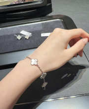 Uubags Van Cleef & Arpels 5 Motif Vintage Alhambra Mother of Pearl 18K White Gold Bracelet - 5