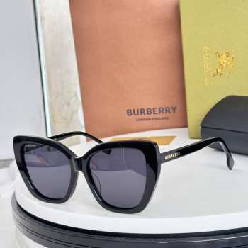 Uubags Burberry Tamsin BE4366F Sunglasses 