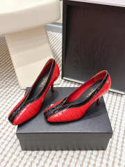Uubags Chanel pumps in red crocodile-embossed calf leather - 1