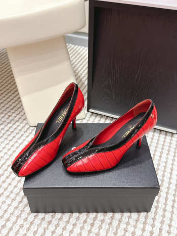 Uubags Chanel pumps in red crocodile-embossed calf leather