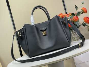 Uubags Louis Vuitton M26502 Vendome PM bag in taupe 22x14.5x28.5cm