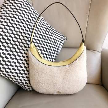 Uubags Manu Mini Hobo Banana Shearling Bag 28x31cm
