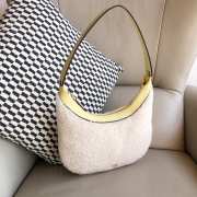 Uubags Manu Mini Hobo Banana Shearling Bag 28x31cm - 6