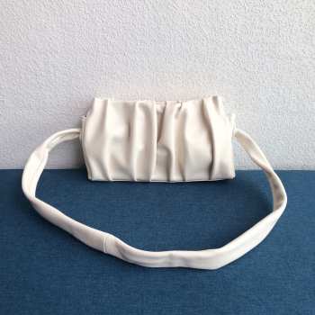 Uubags Elleme Vague pleated leather shoulder bag in white lambskin leather 26cm