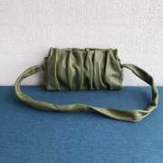 Uubags Elleme Vague pleated leather shoulder bag in green lambskin leather 26cm - 1