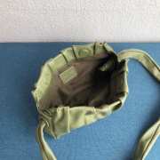 Uubags Elleme Vague pleated leather shoulder bag in green lambskin leather 26cm - 2