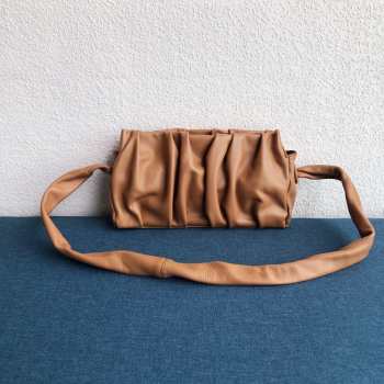 Uubags Elleme Vague pleated leather shoulder bag in brown lambskin leather 26cm