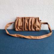 Uubags Elleme Vague pleated leather shoulder bag in brown lambskin leather 26cm - 5