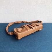 Uubags Elleme Vague pleated leather shoulder bag in brown lambskin leather 26cm - 4