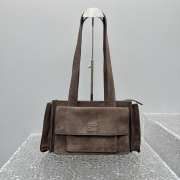 Uubags Miu Miu Utilitaire suede top-handle bag in dark brown 28x17.5x9cm - 6