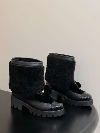 Uubags Chanel Shearling Lambskin, Calfskin, Lambskin & Patent Calfskin In Black