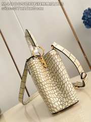 Uubags Louis Vuitton N92173 Capucines BB Bag Beige Crocodile Leather Bag 27x18x9cm - 3