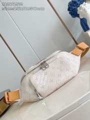 Uubags Louis Vuitton M27152 Rush Bunbag Bag In Gray Lin 30x15x8cm - 1