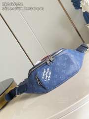 Uubags Louis Vuitton M26821 Rush Bunbag Bag In Blue 30x15x8cm - 1