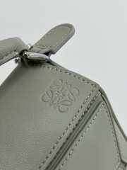 Uubags Loewe Featherlight Small Puzzle Bag (Napalum) In Shell Gray 17.5x12.5x7.5cm - 3