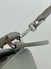 Uubags Loewe Featherlight Small Puzzle Bag (Napalum) In Shell Gray 17.5x12.5x7.5cm - 2