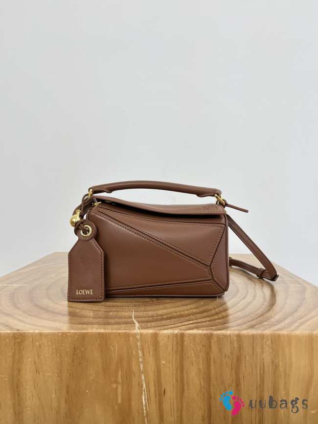 Uubags Loewe Featherlight Small Puzzle Bag (Napalum) In Pecan 17.5x12.5x7.5cm - 1