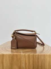 Uubags Loewe Featherlight Small Puzzle Bag (Napalum) In Pecan 17.5x12.5x7.5cm - 1