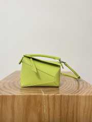Uubags Loewe Mini Puzzle Bag In Light Moss Smooth Calfskin 18x12.5x8cm - 1