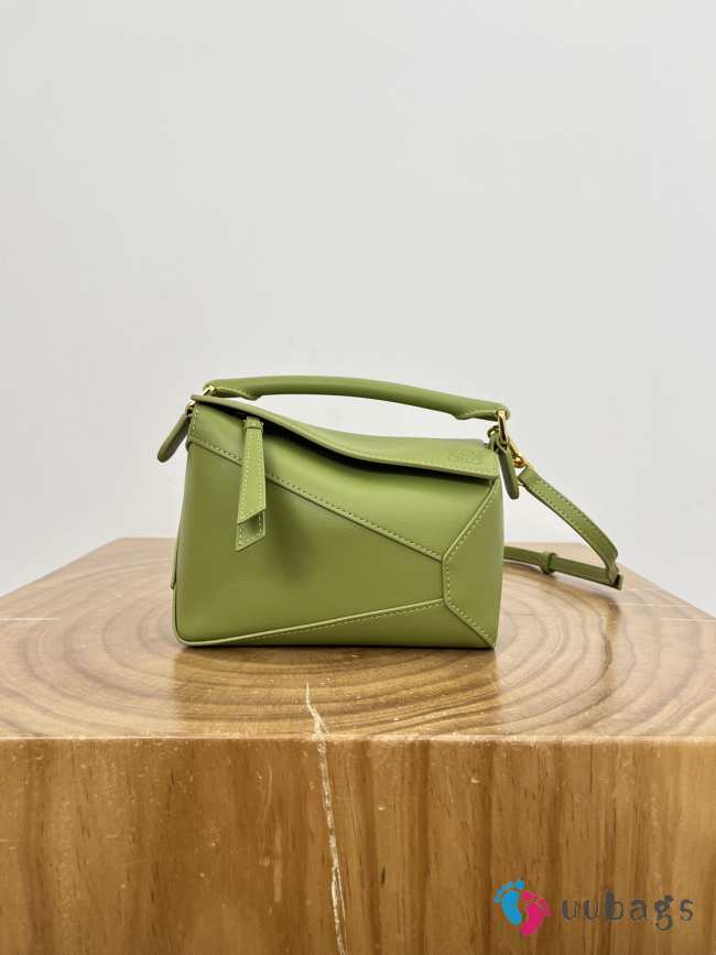 Uubags Loewe Mini Puzzle Bag In Green Smooth Calfskin 18x12.5x8cm - 1