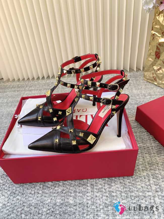 Uubags Valentino Studdy Kidskin Pumps In Black 10cm - 1