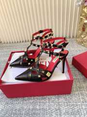 Uubags Valentino Studdy Kidskin Pumps In Black 10cm - 1