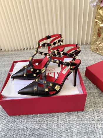 Uubags Valentino Studdy Kidskin Pumps In Black 10cm