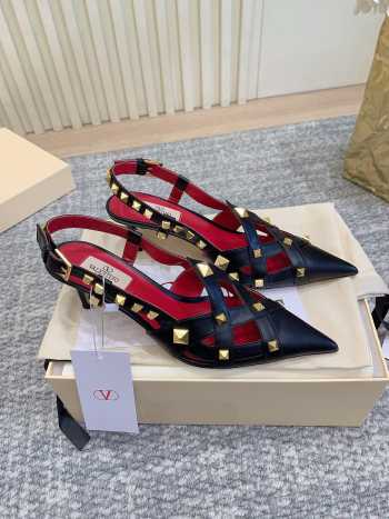 Uubags Valentino Studdy Kidskin Pumps In Black 7cm