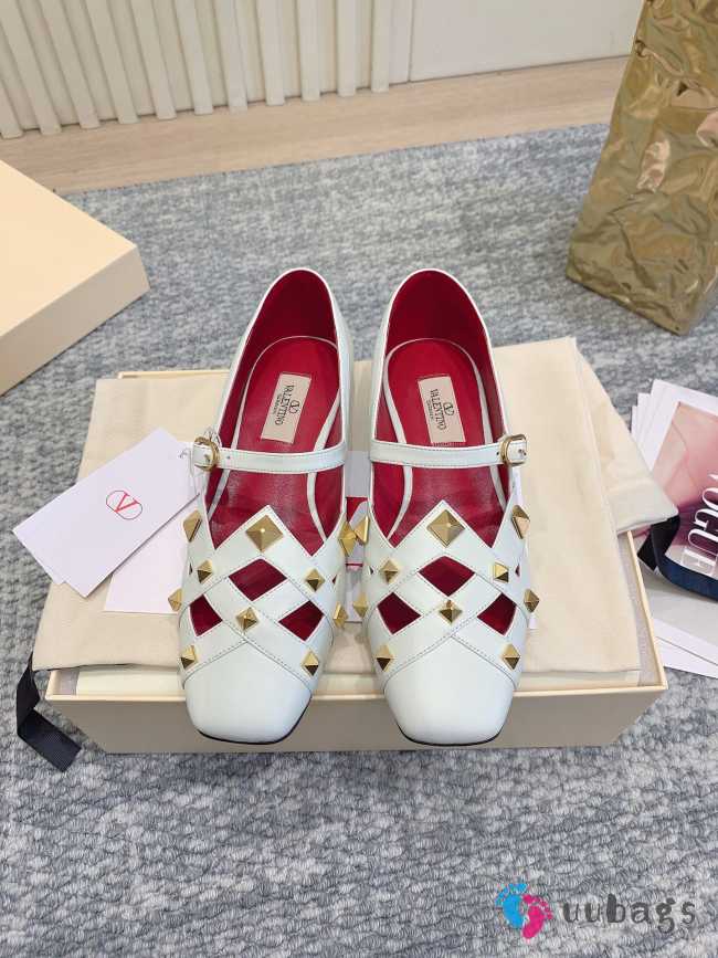Uubags Valentino Studdy Mary Jane Ballet Shoes In White - 1