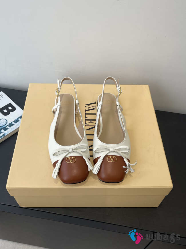 Uubags Valentino Valet Du Roi Kid Slingback Ballerina In Butter/Tobacco 2.5cm - 1