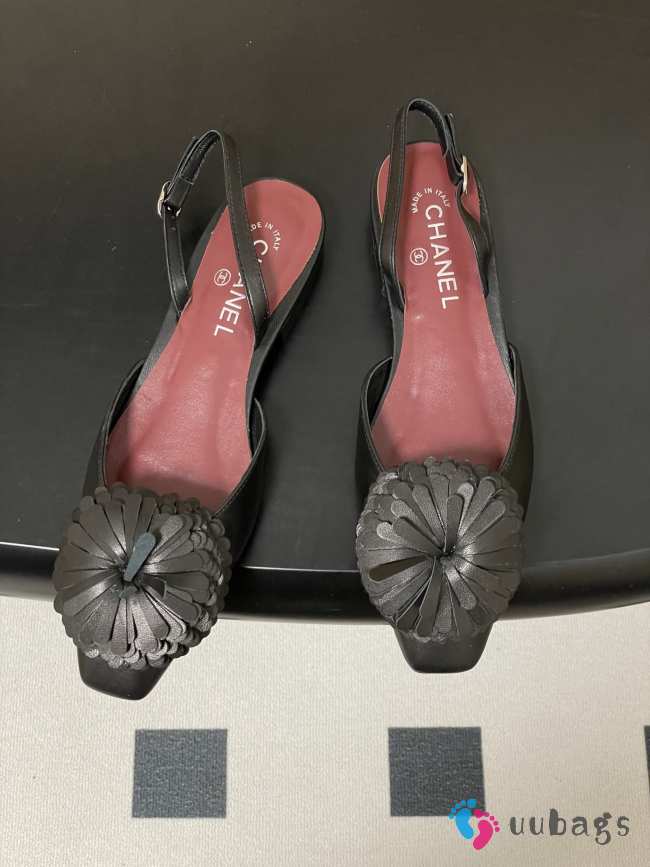 Uubags Chanel slingback sandals embellished with flowers 01 - 1
